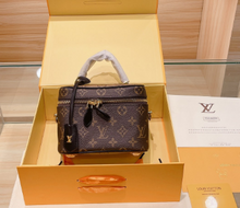 Load image into Gallery viewer, Small Toilette Bag
