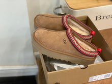 Load image into Gallery viewer, Thick Sole Ugg Slippers
