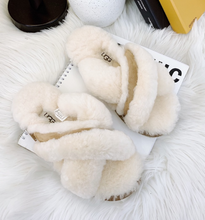 Load image into Gallery viewer, Fluffy Ugg Slippers
