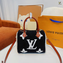 Load image into Gallery viewer, Fluffy Speedy Bag
