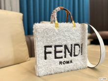 Load image into Gallery viewer, Fluffy FIFI Big Bag
