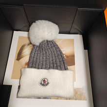 Load image into Gallery viewer, Bobble Winter Hat
