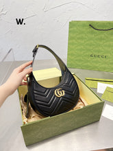 Load image into Gallery viewer, Oval Leather Bag
