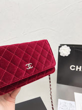 Load image into Gallery viewer, Thin Suede C Bag
