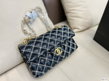 Load image into Gallery viewer, Leather Pattern C Shoulder Bag
