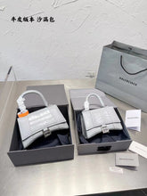 Load image into Gallery viewer, B Shoulder Bag

