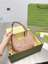 Load image into Gallery viewer, Oval Leather Bag
