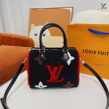 Load image into Gallery viewer, Fluffy Speedy Bag
