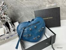 Load image into Gallery viewer, Heart Leather Bag
