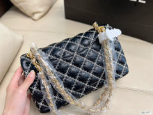 Load image into Gallery viewer, Leather Pattern C Shoulder Bag
