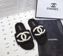 Load image into Gallery viewer, Fluffy C Slippers
