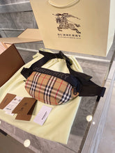 Load image into Gallery viewer, Burbe Bum Bag
