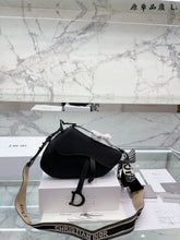 Load image into Gallery viewer, D Sandle Bag
