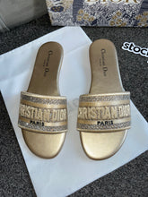 Load image into Gallery viewer, Gold Diamond Paris Sandals
