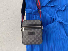 Load image into Gallery viewer, Small Man Bag
