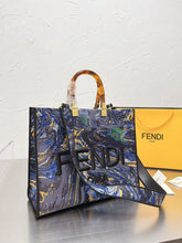 Load image into Gallery viewer, Large FIFI Beach Bag
