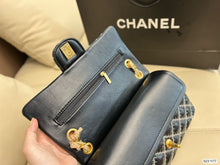 Load image into Gallery viewer, Leather Pattern C Shoulder Bag
