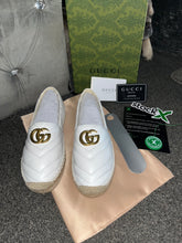 Load image into Gallery viewer, White Leather Pumps
