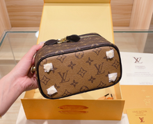 Load image into Gallery viewer, Small Toilette Bag
