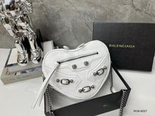 Load image into Gallery viewer, Heart Leather Bag
