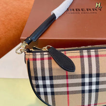 Load image into Gallery viewer, Burbe Bag
