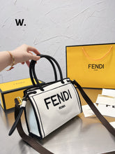 Load image into Gallery viewer, FIFI Big Bags
