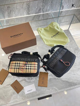 Load image into Gallery viewer, Burbe Unisex Bag
