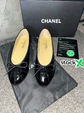 Load image into Gallery viewer, Black Shinny C Flats
