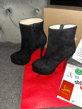 Load image into Gallery viewer, Black Heels
