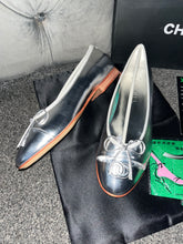 Load image into Gallery viewer, Silver Flats
