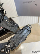 Load image into Gallery viewer, Baleny Shoulder Bag
