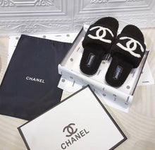 Load image into Gallery viewer, Fluffy C Slippers
