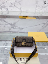 Load image into Gallery viewer, FIFI Shoulder Bag
