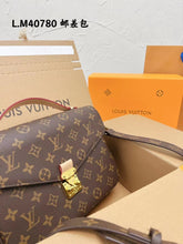 Load image into Gallery viewer, Leather Bag
