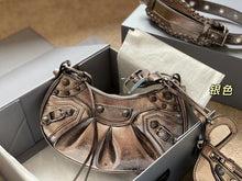 Load image into Gallery viewer, Balance Handbag
