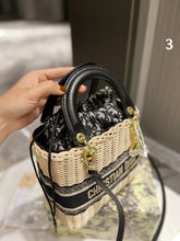 Load image into Gallery viewer, Wicker Tote Bag
