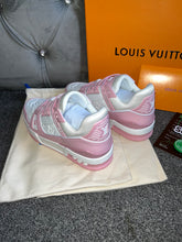 Load image into Gallery viewer, Pink &amp; White Trainers
