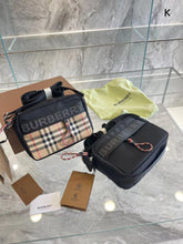 Load image into Gallery viewer, Burbe Unisex Bag
