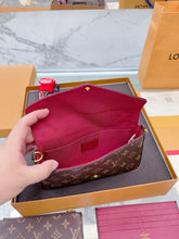 Load image into Gallery viewer, Louie Purse &amp; Belt Set
