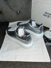 Load image into Gallery viewer, Silver Glittery Queenies
