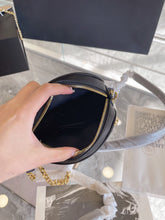 Load image into Gallery viewer, Circle Saint Bag
