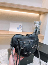 Load image into Gallery viewer, Heart Leather Bag
