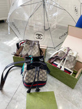 Load image into Gallery viewer, Bucket Bag
