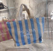 Load image into Gallery viewer, Strip Beach Bag

