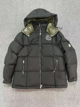 Load image into Gallery viewer, Mens Winter Coat
