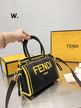 Load image into Gallery viewer, FIFI Big Bags
