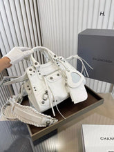 Load image into Gallery viewer, Baleny Shoulder Bag
