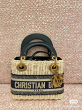 Load image into Gallery viewer, Wicker Tote Bag
