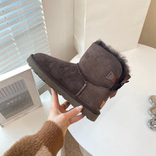 Load image into Gallery viewer, Bow Ugg Boots
