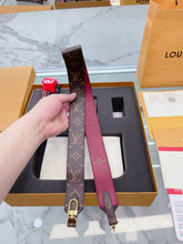 Load image into Gallery viewer, Louie Purse &amp; Belt Set
